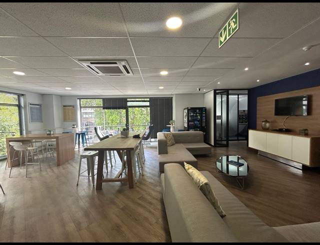 881M² OFFICE TO LET IN NEWLANDS